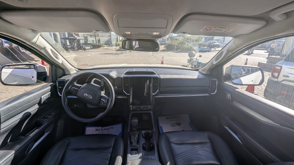 Ford Everest XLT 2024 blanc occasion