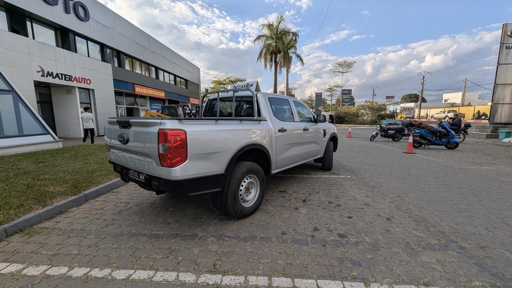 Ford Ranger Base Gris 2024