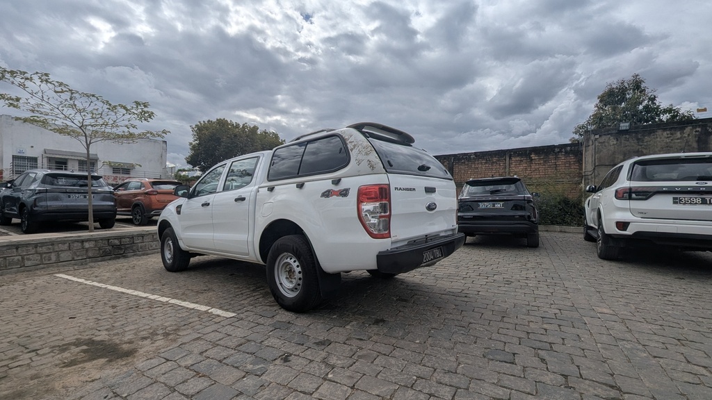 Ford Ranger T8 Blanc avec canopy Occasion
